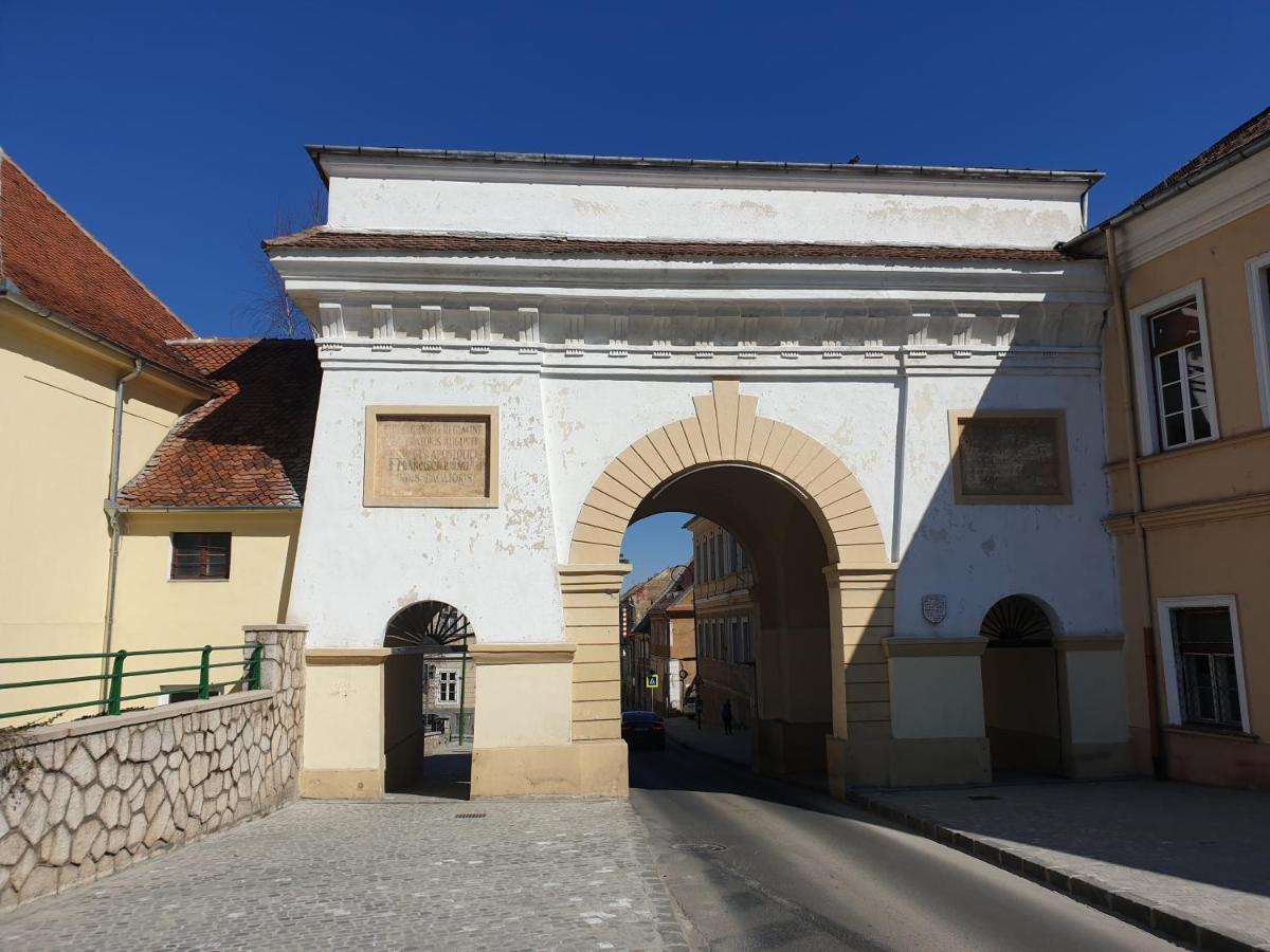 Studio Central Poarta Schei Braszów Zewnętrze zdjęcie